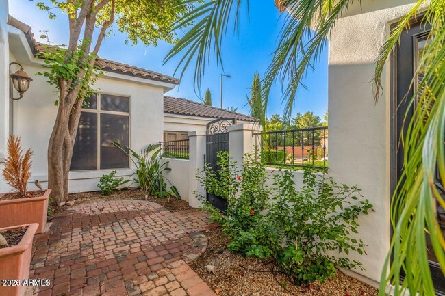 Building Photo - 2061 E Prescott Pl