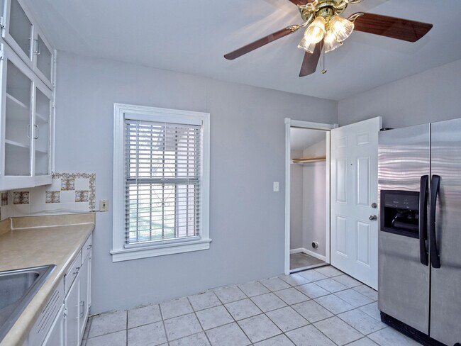 Building Photo - Charming 2 bed/1 bath home in the East side