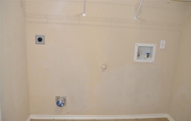 Building Photo - 218 Baldwin St