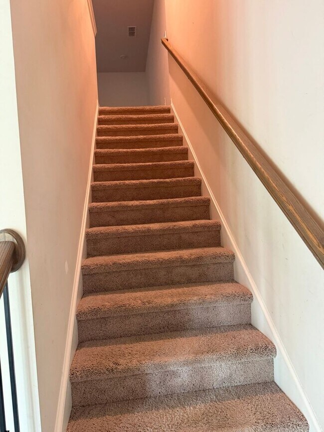 Building Photo - Spacious 3BR Townhome in Lawrenceville