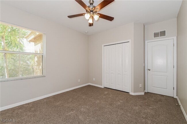 Building Photo - 10120 N Golden Elm Dr