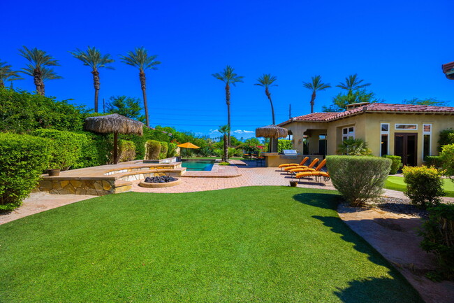 Building Photo - 56222 Village Dr