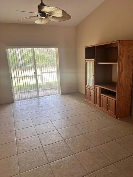 Building Photo - 2405 Windjammer Way