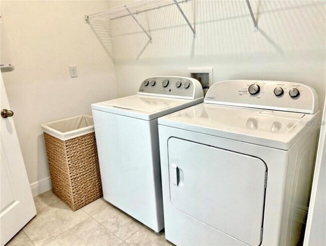 Building Photo - 2104 Axel St