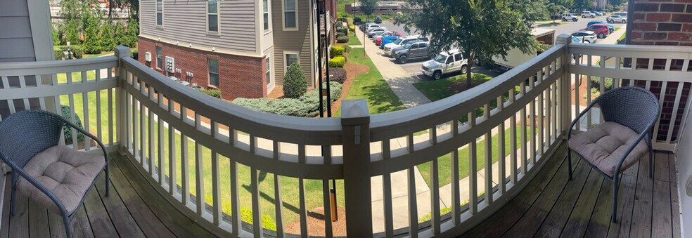 Building Photo - 1445 Broadcloth St