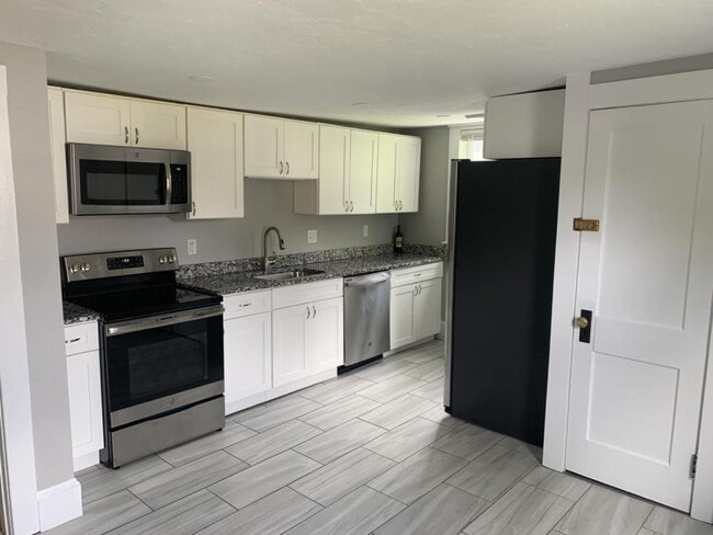 Building Photo - 2 Marvin Ave