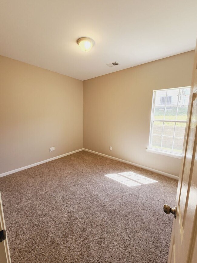 Building Photo - 446 Savannah Cove
