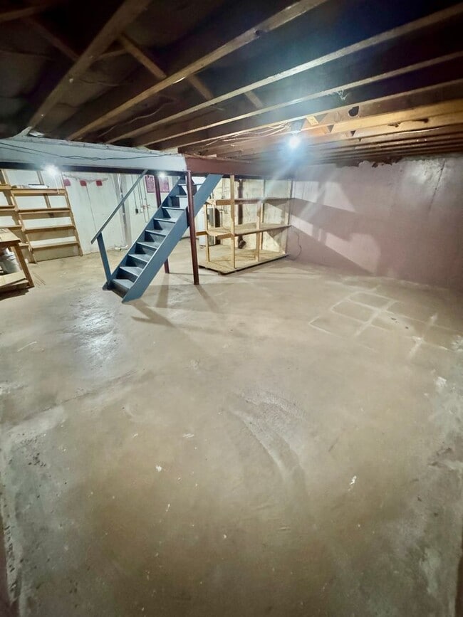 Building Photo - PARKLAND SCHOOLS- THREE BEDROOM TOWNHOME