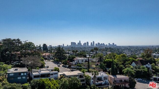 Building Photo - 1860 Lucile Ave