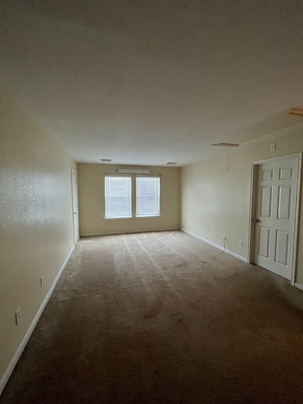 Building Photo - 15202 Lynford Crest Dr