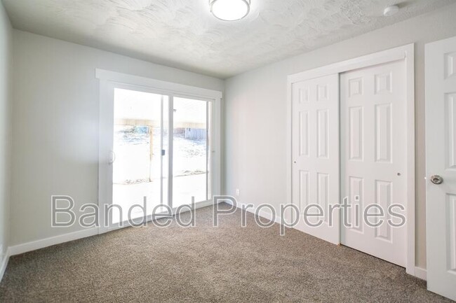 Building Photo - 34 N Terrace Dr
