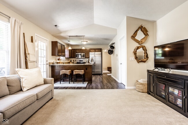 Building Photo - 14924 Oak Rd