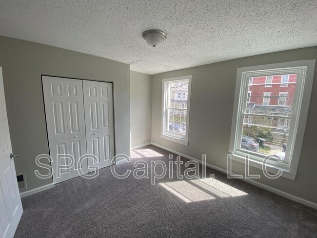 Building Photo - 502 Seneca St