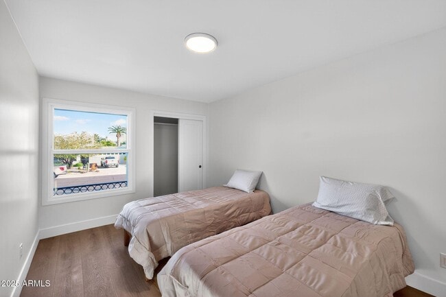 Building Photo - 6259 E Avalon Dr