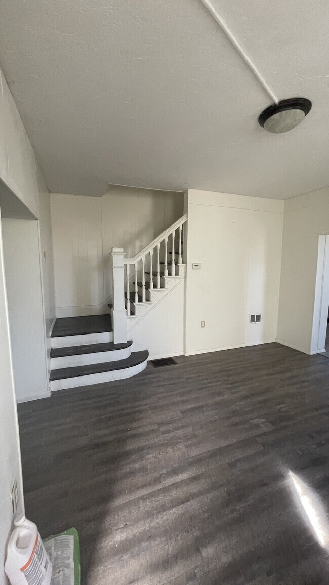 Building Photo - Discover Potential: Prime Location for Your Next Venture at 410-412 Parker Avenue, Scottdale!