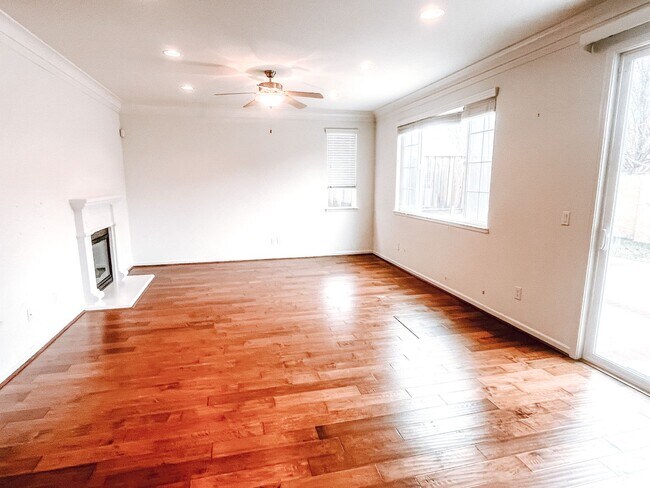 Building Photo - 2356 Cantalise Dr