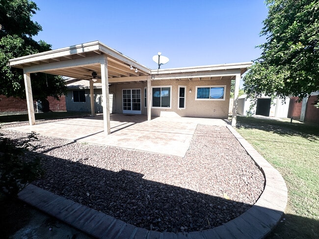 Building Photo - 3555 W 15th Ln