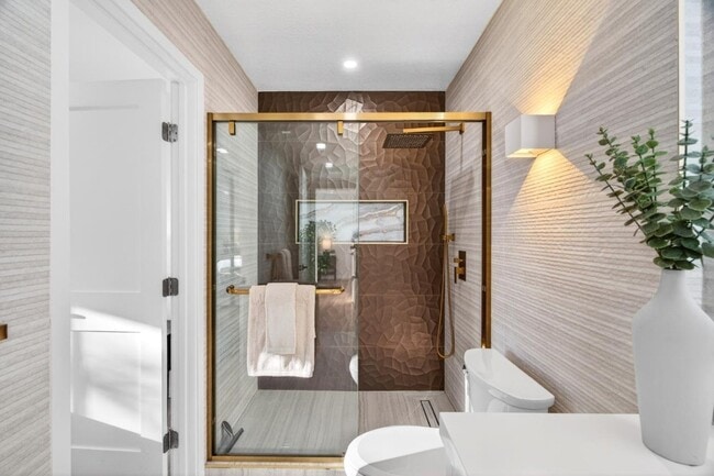 Building Photo - 286 Hackamore Common