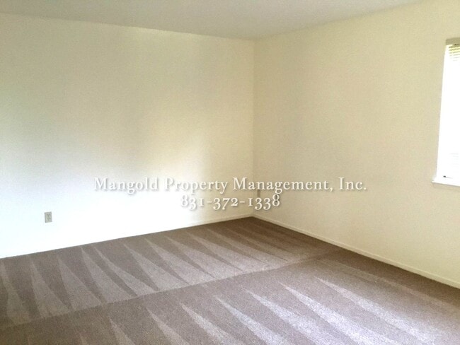 Building Photo - Spacious 2-Bed, 2-Bath Condo with Fireplac...