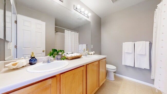 Building Photo - Beautiful 3-Bed, 2.5-Bath Home in South Fo...