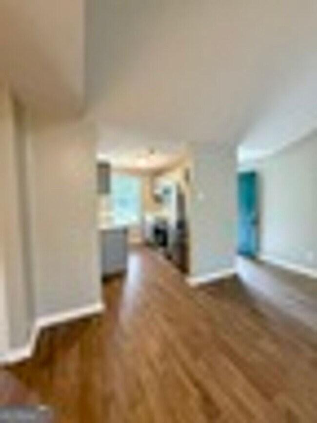 Building Photo - 438/440 Admirals Walk Dr