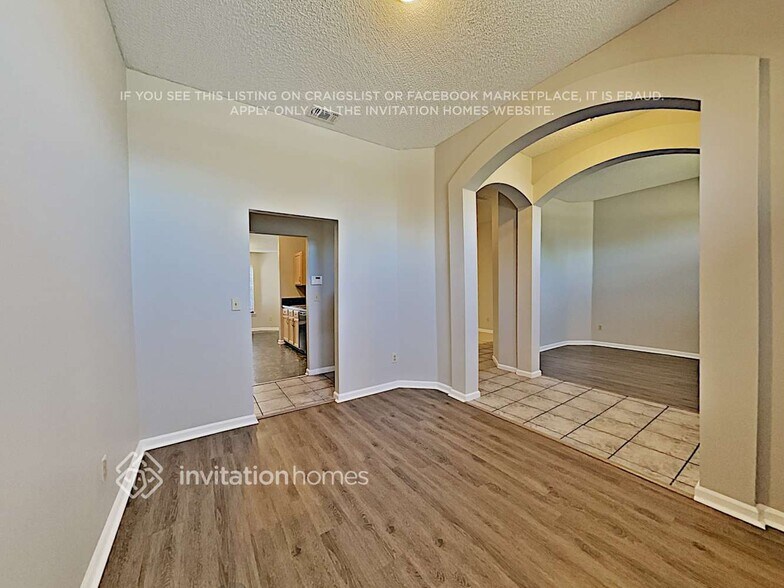 Building Photo - 12934 Staffordshire Dr S
