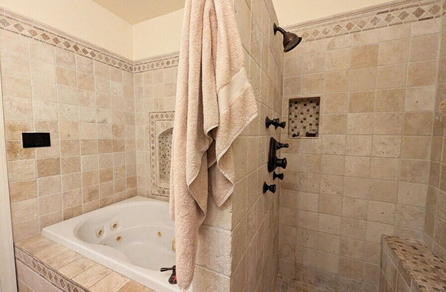 Building Photo - 900 16th St