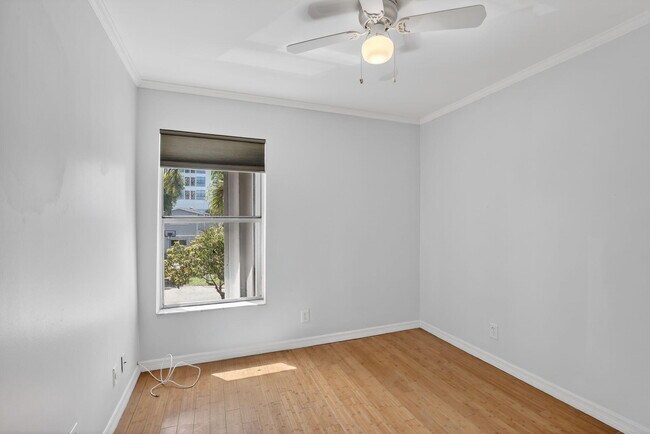 Building Photo - 5514 SW 44th Terrace