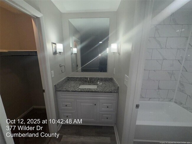 Building Photo - 377 Wilder Dr