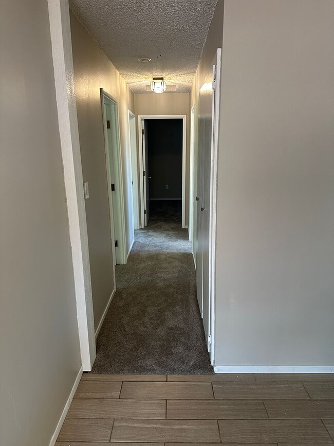 Building Photo - Centrally Located 3 Bedroom, 1.5 La Mesa H...