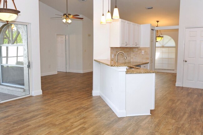 Building Photo - ANNUAL RENTAL: 3 Bedroom Single Family Home in North Naples