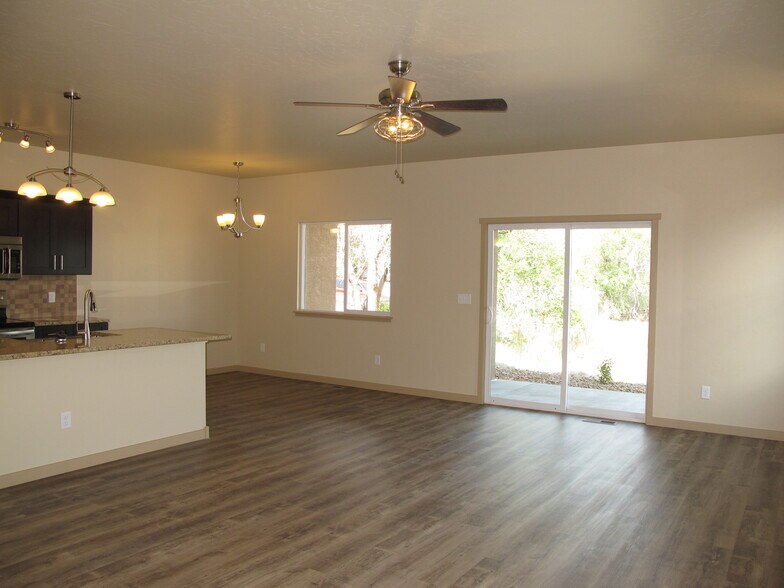 Building Photo - 590 Treviso Ct