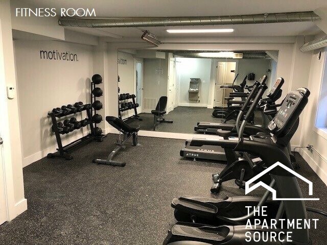 Building Photo - 2519 W Leland Ave