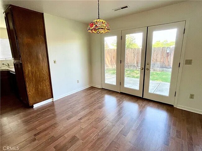 Building Photo - Spacious 4-Bedroom Home in Desirable North...