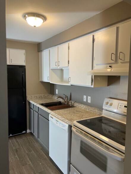 Kitchen - 339 Willowbrooke Dr
