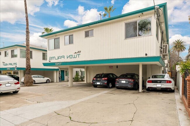 Building Photo - 1347 N Las Palmas Ave