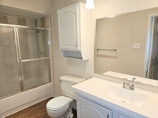 Building Photo - Single Story home In Arlington off Little ...