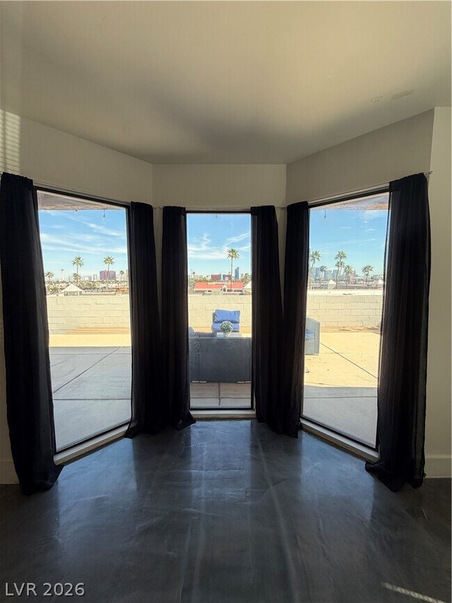 Building Photo - 3988 Delos Dr