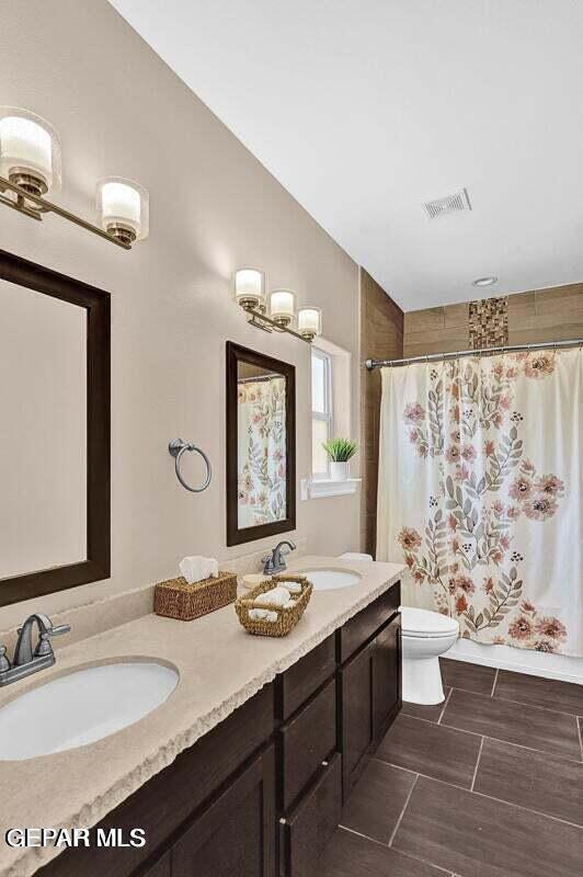 Building Photo - 172 N Manzanita Dr