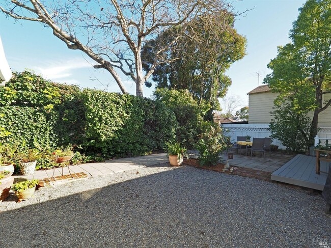 Building Photo - 612 Codding Dr