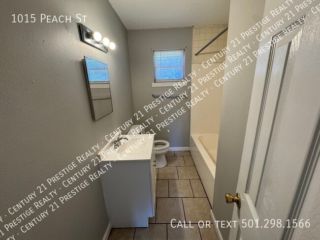 Building Photo - 1015 Peach St