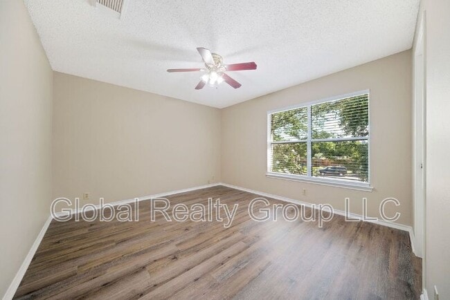 Building Photo - 1117 Stone Hollow