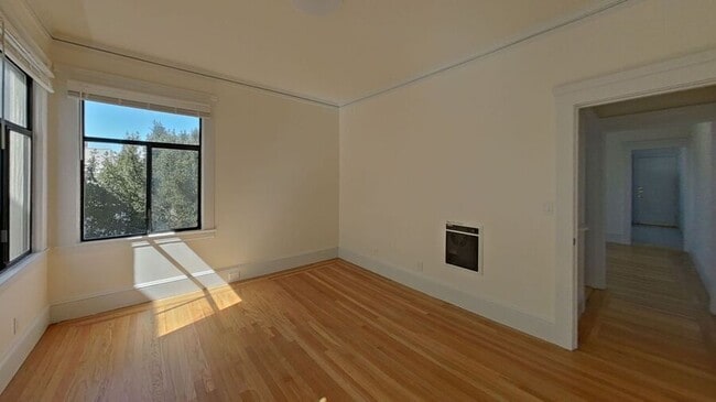 Building Photo - 305 23rd Ave