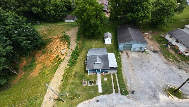 Building Photo - 540 Oakwood St