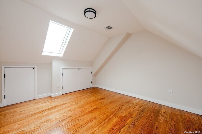 Building Photo - 40 Kildare Rd