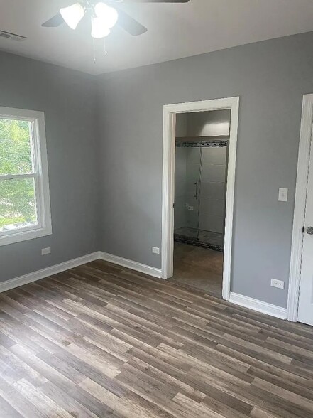 Building Photo - 3021 E 138th Pl