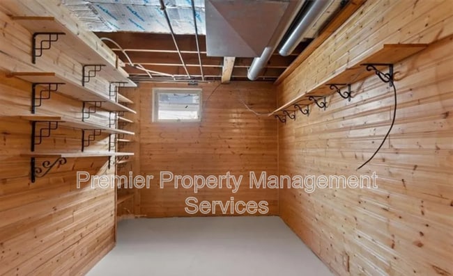 Building Photo - 300 Aristocrat Dr