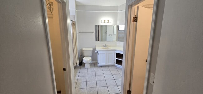 Building Photo - 10864 Steeding Horse Dr