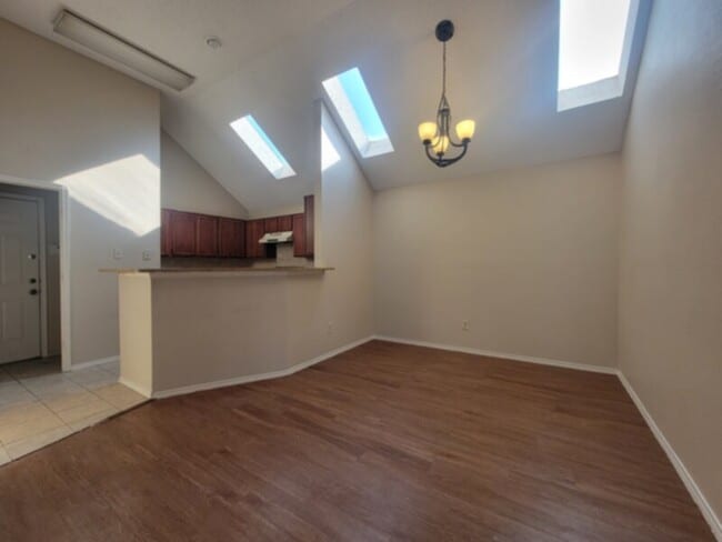 Building Photo - 932 Winchester Ln