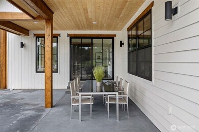 Building Photo - Brand NEW 3 Bedroom Condo for rent in Lynden!